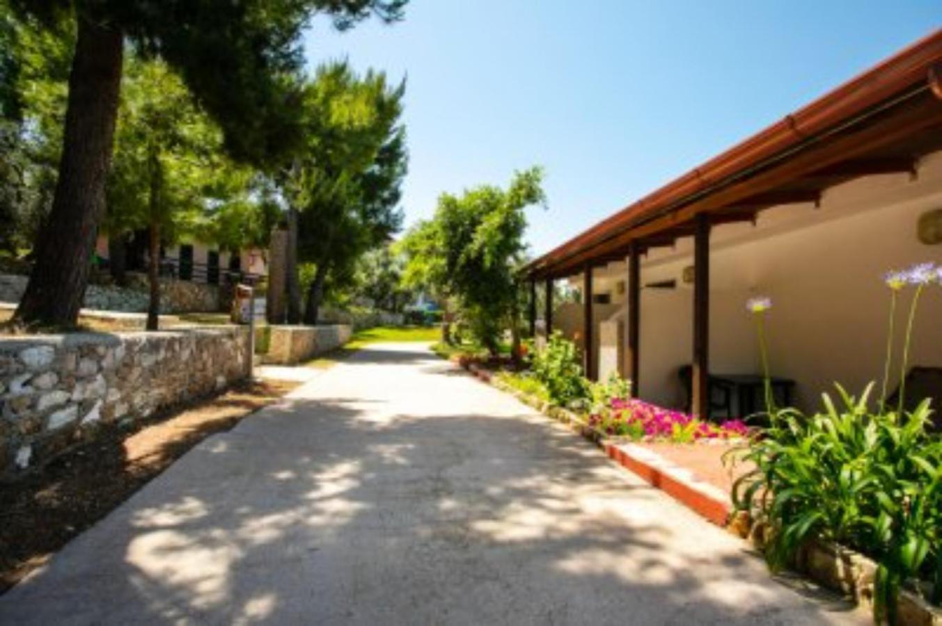 Villaggio Uliveto Rodi Garganico Exteriör bild