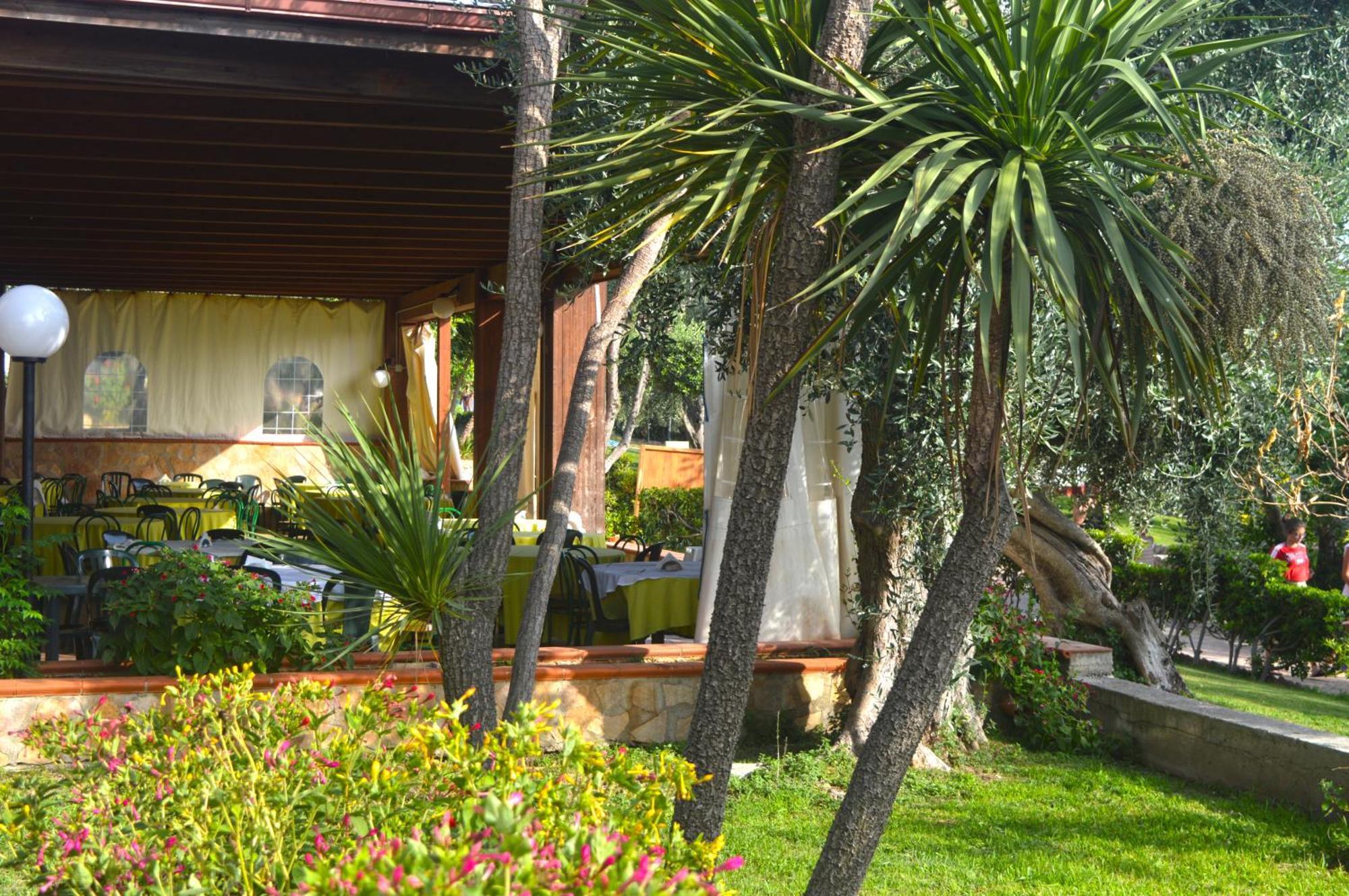 Villaggio Uliveto Rodi Garganico Exteriör bild